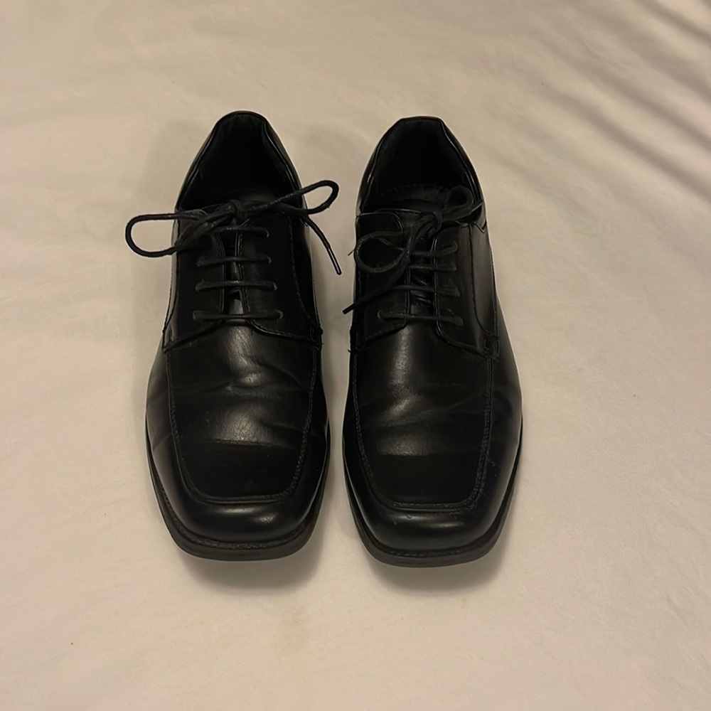 Robert David Big boys 5 1/2 M dress shoes
